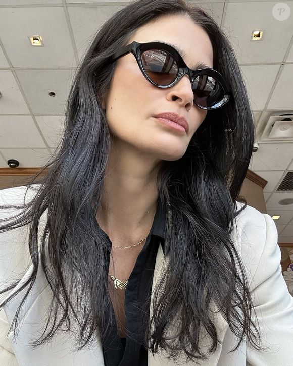 Ex-MTV, Carol Ribeiro confundiu sintomas da esclerose múltipla com chegada da menopausa