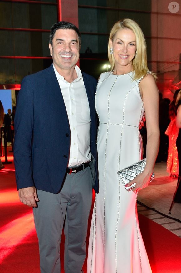 Ana Hickmann e Edu Guedes juntos em premiação que celebra o poder feminino nesta segunda-feira (16)