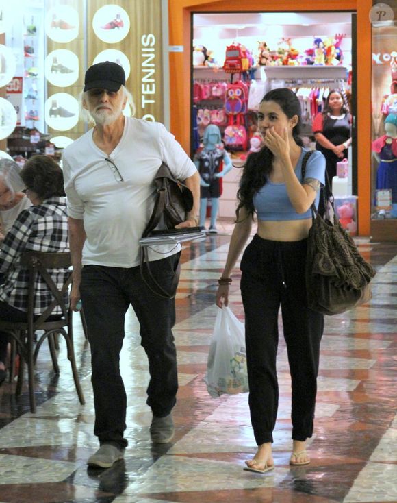 Francisco Cuoco e Thais Almeida eram frequentemente fotografados juntos em programas de casal