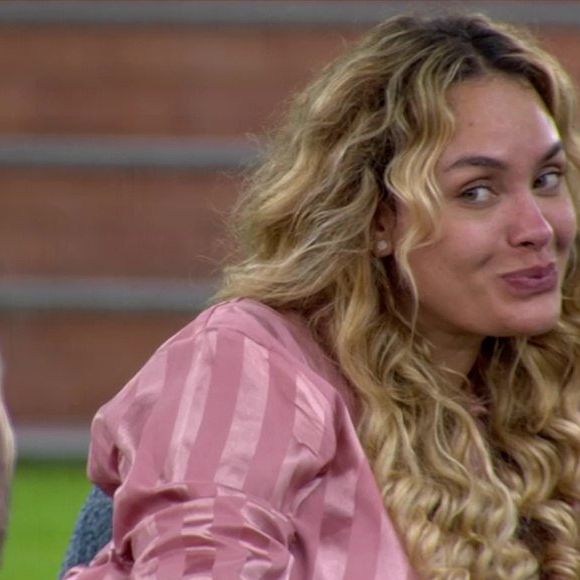 De 'A Espiã' do BBB 21 ao retorno no “BBB 26”, Sarah reaparece mais madura e disposta a viver uma experiência diferente no reality