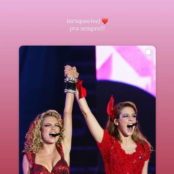 Lua Blanco atuou com Sophia Abrahão na novela Rebelde', onde fizeram o maior sucesso