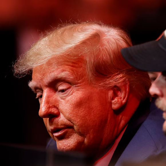 Pele laranja de Donald Trump, atual presidente dos Estados Unidos, já foi dita como bronzeamento artificial.