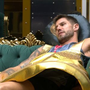 Jonas precisou se vestir de sino para cumprir o Castigo do Monstro