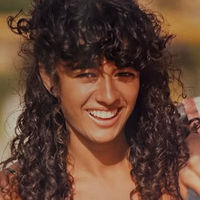 Essa menina de 19 anos virou apresentadora e saiu de grande emissora após descobrir escândalo de desvio de dinheiro. Reconhece?