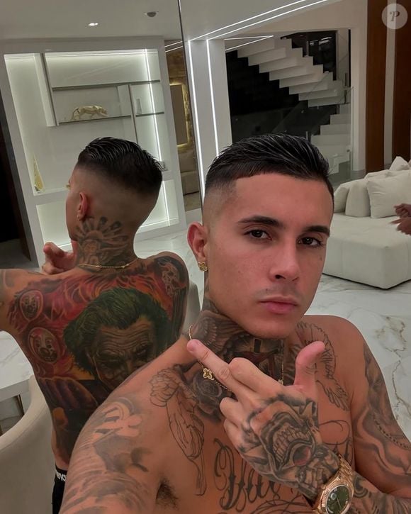 Na semana anterior, any awuada publicou um vídeo ao lado do cantor MC Paiva