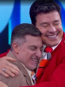 Rodrigo Faro domina palco do 'Domingão' com hit do grupo Dominó e web dispara: 'Muita coragem do Luciano Huck...' Vídeo!