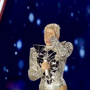 Durante a apresentação, marcada por grandes sucessos, Xuxa se emocionou e não conteve as lágrimas
