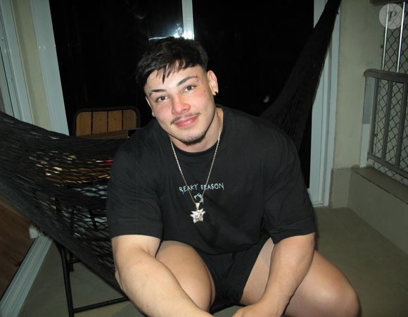 O influenciador fitness Gabriel Ganley morreu neste sábado, dia 23 de maio de 2026, aos 22 anos