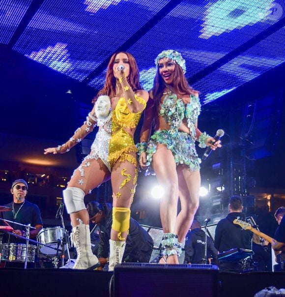 Viviane Batidão cantou nos ensaios de Carnaval da Anitta, em São Paulo