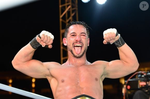 Luiz Mesquita venceu Matheus Martins no Fight Music Show, resolvendo a rivalidade de 'A Fazenda'