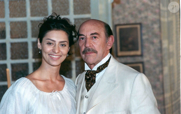 Em 'Terra Nostra', Paola é apaixonada por Augusto, filho do seu patrão, de quem se torna amante