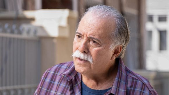 A psicologia afirma: a sensação de que o tempo passa mais rápido com a idade está relacionada ao fato de que a monotonia da rotina altera a percepção subjetiva por meio de mecanismos ligados à atenção e à memória