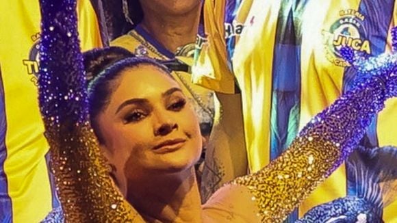 Transparência, + de 40 mil cristais e 20 dias de trabalho: look de luxo de Mileide Mihaile em coroação de rainha de bateria da Unidos da Tijuca para o carnaval 2026