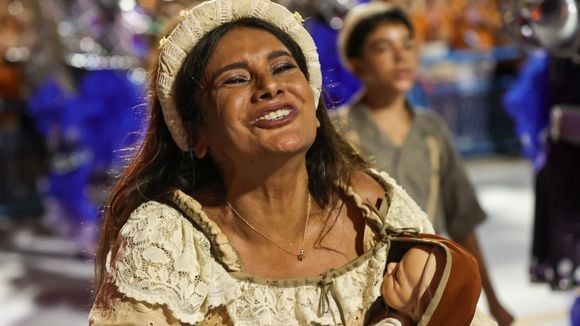 De 'Três Graças' para a Sapucaí: Dira Paes encarna mãe de Lula na 1ª noite de desfiles do Rio; quem foi Dona Lindu?