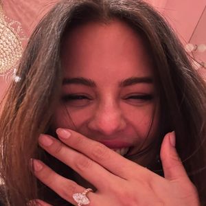 Selena Gomez anunciou o noivado durante esta semana por meio de seu perfil nas redes sociais.