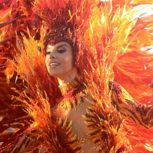 Giovanna Lancellotti repetiu a expressão de Paolla Oliveira ao postar vídeo da bateria da Beija-Flor; atriz negou ter enviado indireta à namorada de Diogo Nogueira