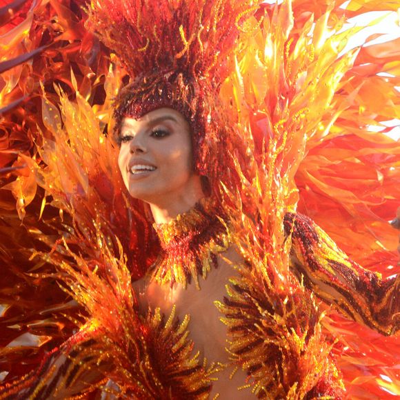 Giovanna Lancellotti repetiu a expressão de Paolla Oliveira ao postar vídeo da bateria da Beija-Flor; atriz negou ter enviado indireta à namorada de Diogo Nogueira