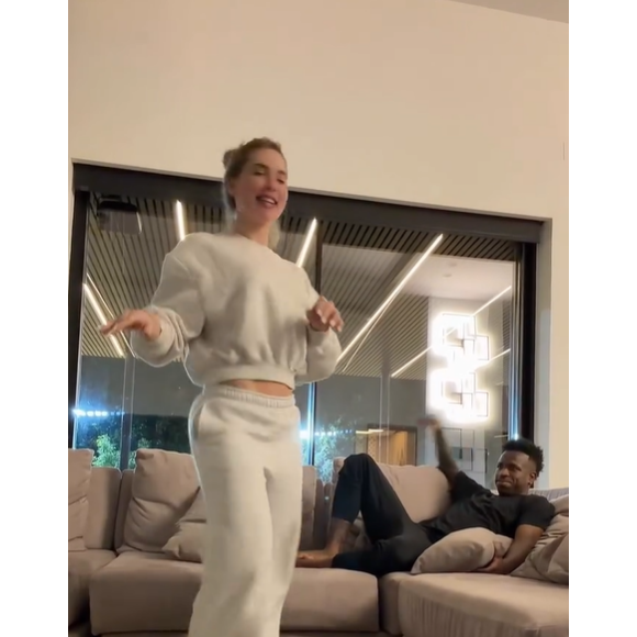 Coreografia de Virginia Fonseca para Vini Jr. vira assunto nas redes e expressão do atacante chama atenção dos fãs