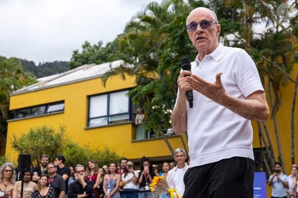 Alaor Amaral, Seu Alaor (Marcos Caruso) - O patriarca da família Amaral. Conservador, teimoso, mas, justo e de grande coração. Fundou a Alô Country, que cresceu e se tornou uma marca respeitada em todo o Centro-Oeste. Rapidamente, alcançou um lugar entre os homens mais bem-sucedidos da região, provando seu valor à poderosa família de Branca (Ana Barroso), com quem se casou quando era ainda um rapaz pobre e ambicioso.