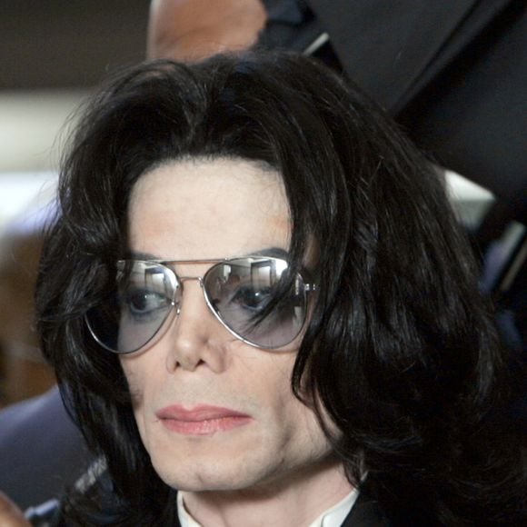 Michael Jackson, morto em 2009, voltou a ter seu nome envolvido em polêmicas após uma ação judicial movida pela filha, Paris