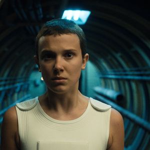 'Stranger Things' 4ª temporada: adolescente, a atriz apareceu novamente de cabelo raspado