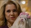 Nos próximos capítulos de Quem Ama Cuida, Adriana vai flagrar Pilar com Zeni, mulher que deu uma tesourada em sua barriga durante o período em que esteve presa
