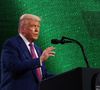 O governo dos Estados Unidos, sob a gestão de Donald Trump, está analisando uma proposta nada convencional: um reality show no qual imigrantes competiriam entre si pela cidadania americana