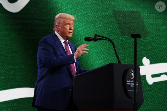 O governo dos Estados Unidos, sob a gestão de Donald Trump, está analisando uma proposta nada convencional: um reality show no qual imigrantes competiriam entre si pela cidadania americana
