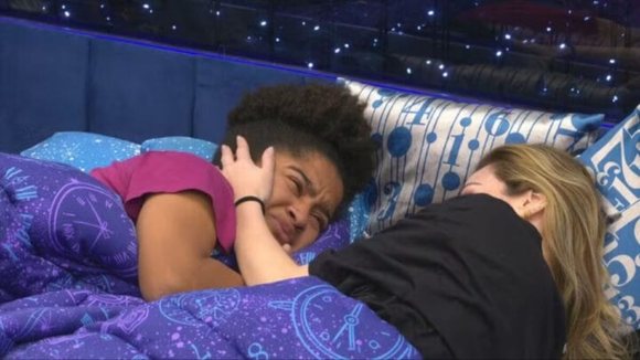 Briga de Ana Paula e Milena vai impactar o Paredão de HOJE? Veja enquete UOL ATUALIZADA após equipe da loira abandonar a aliada