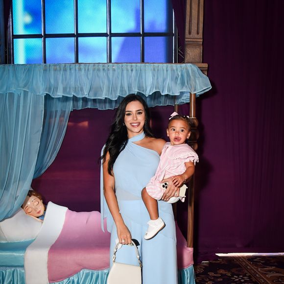 Bruna Biancardi, namorada de Neymar, levou a primogênita Mavie para curtir festa da filha de Roberto Justus e Ana Paula Siebert