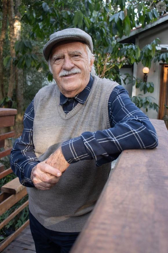 Aos 93 anos, Ary Fontoura admite superar cansaço que bate às vezes para seguir na ativa