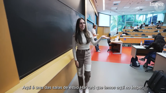 As salas de aula inspiradas no modelo Harvard estão entre os grandes diferenciais do Insper e prometem uma experiência de aprendizado mais dinâmica para Benício Huck