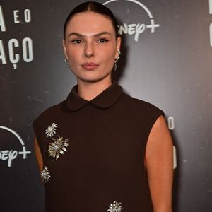 2025: Isis Valverde em um evento da série 'Maria e o Cangaço'