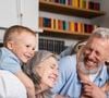 Em muitos casos, a maturidade também está relacionada à forma como nos relacionamos com os outros e ao que fazemos com a experiência acumulada.