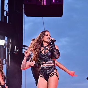 Anitta comandou mais um ensaio de Carnaval no Rio de Janeiro