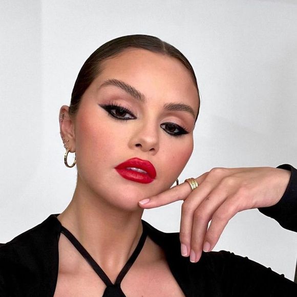 Selena Gomez também vem passando por uma grande transformação corporal