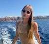 Em barco, Rafa aposta em look com transparência