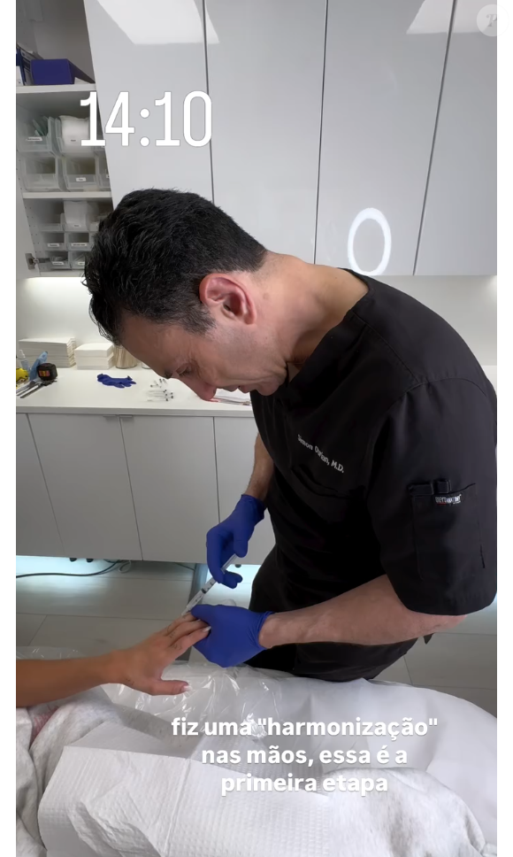 Quem realizou o procedimento em Gkay foi o dermatologista Dr. Simon Ourian, conhecido por trabalhar com famosas como Kim Kardashian e Lady Gaga