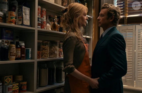 Hoje no Prime Video: a série 'Scarpetta' traz a personagem tentando desvendar os assassinatos em série e feminicídios que acontecem na trama, além de trazer a tona conflitos e dramas familiares