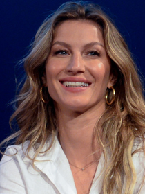 É assim que aplico meu perfume favorito na pele para que sua fragrância intensa dure o dia todo sem ficar enjoativa