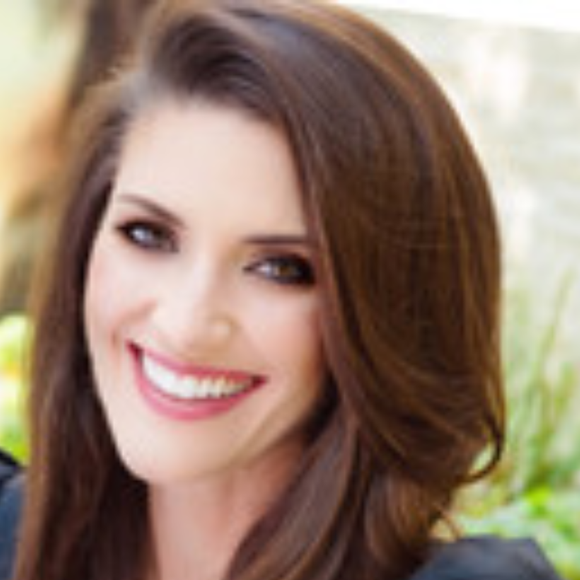 Meredith Maines, que cuidava da comunicação do casal e da fundação Archerwell Philanthropies, teve sua saída confirmada no último dia 26