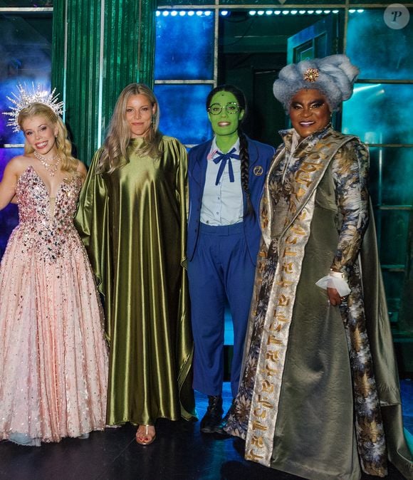 Fantine e Karin Hils, ex-integrantes do Rouge, se reencontraram após a peça 'Wicked'
