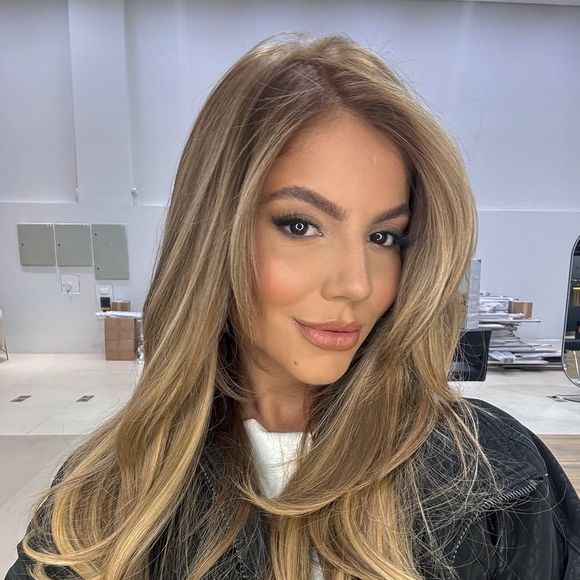 Vale lembrar que, em 2020, durante uma entrevista no canal de Brunna Gonçalves no YouTube, Hariany já havia demonstrado interesse pelo ator. "Se ele estivesse solteiro, com certeza. Quem neste Brasil não pegaria? Ele é bonito e tem um corpo legal", declarou na ocasião.