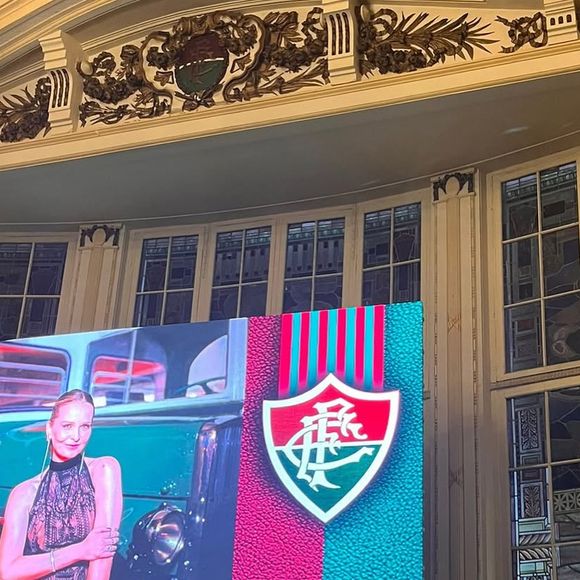 Atriz de 'A Viagem', Fernanda Rodrigues foi lembrada pelo apoio que sempre deu ao Fluminense, time do qual é torcedora