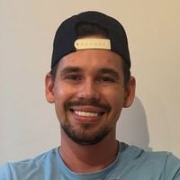 Viúvo de Isabel Veloso mostra jantar a dois e rebate crítica de internauta sobre encontro após morte da influenciadora: 'Dentro de nós'