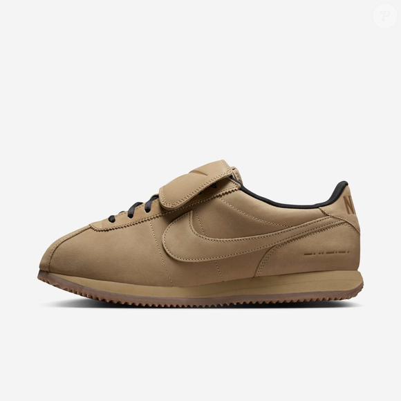 Nike Cortez SE em tom de "pão francês" deixa de ser visto como "sapato de avó" e se consagra como o it item mais chique e confortável de 2026
