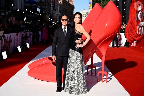 Stanley Tucci apareceu acompanhado da esposa, Felicity Blunt, e muitos fãs se chocaram ao descobrir que o ator é cunhado de Emily Blunt