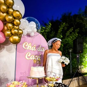 'Gratidão, patrão': durante o Chá da Cacá, Carina Costa agradeceu publicamente a Zé Felipe pelo vestido de noiva, gesto que simbolizou a relação de carinho e respeito construída ao longo dos anos