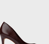 O Scarpin Beatriz Salto Fino Couro Vinho Dark Mahogany da Carrano surge como uma das apostas mais elegantes da temporada