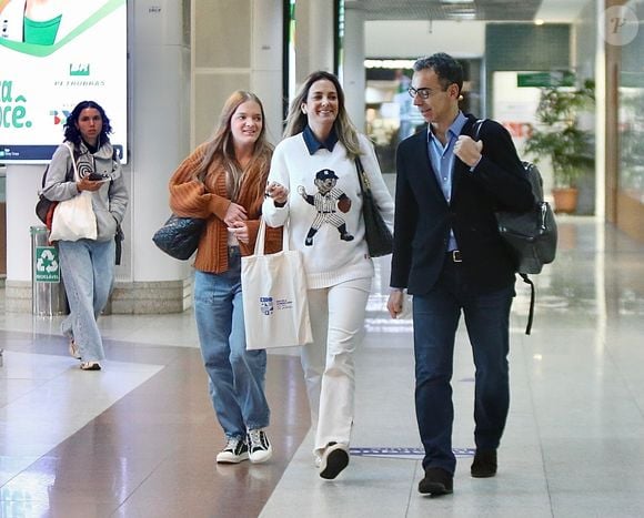 Rafa Justus desembarcou no Rio com a mãe, Ticiane Pinheiro, e o padrasto, César Tralli, para gravação de vinheta de fim de ano na Globo